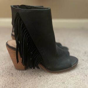 Fringe heels